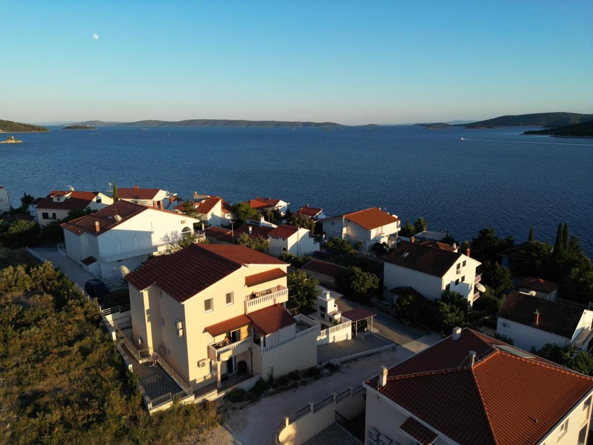 Apartment Punta Seget Vranjica Esterno foto