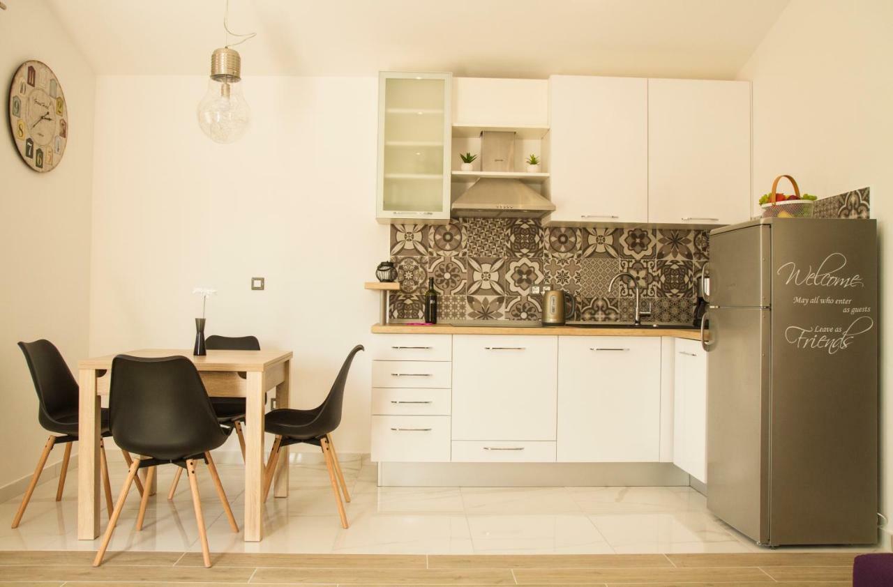 Apartment Punta Seget Vranjica Esterno foto