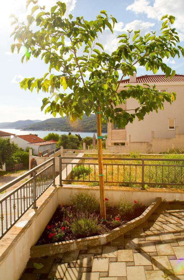 Apartment Punta Seget Vranjica Esterno foto